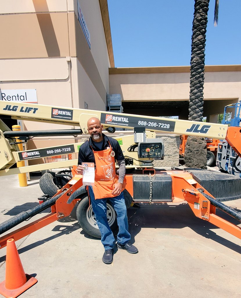 ZirenaW's tweet photo. Outstanding job Garry!!! Thank you for holding down the fort and keeping customers and associates safe while I was on vacation!!! @josephgarciathd @Crippen1026 @CarlosH_TC1013 #Redlandsstrong #homedepotstrong #homedepot1013 https://t.co/MvbvPKt1PP