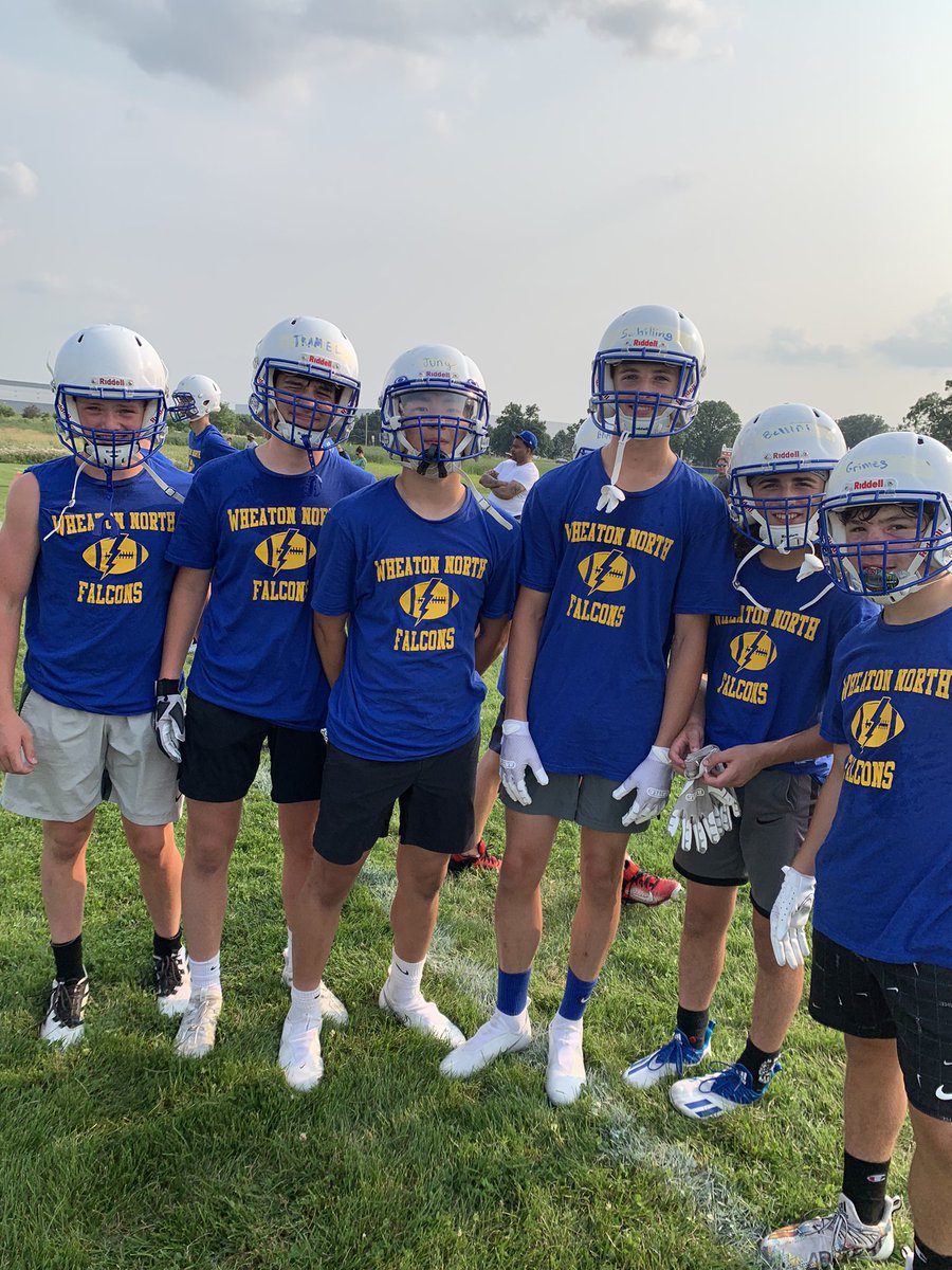 FroshWnhs's tweet image. Crew of the freshman answering the call to help out the Sophs at 7 on 7 tonight! Getting a little extra work in! Thank you @MarmionFB for having us!  #RiseUp #LinkInTheChain