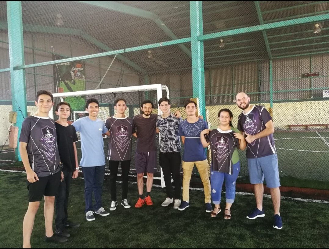 Esto es una foto...

Saludos amigos: <a href="/SopaCRC/">Sopa</a> @AngelMe15028705 <a href="/ManoGuzman_/">Manolo</a> <a href="/StevenGmz7_/">StevenGmz7</a> @twizcer_slayer <a href="/Andresmv1930/">Andrés Madrigal</a> <a href="/gmz_aaron/">Aaron Gmz</a> <a href="/sailyn05/">Saylin 🇨🇷</a>

#FamiliaAluXes 🟣⚫