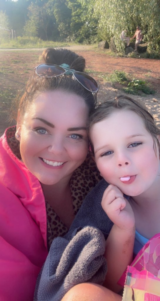 SwimmingmammyNI's tweet photo. Finish my shift at 11am. On the #loughshore for 11.30am another powerful positive day. #swimming #wains #kids #NorthernIreland #ireland #bluetitschill #openwater #ows #hotgirlsummer https://t.co/dH1L4dlVdM