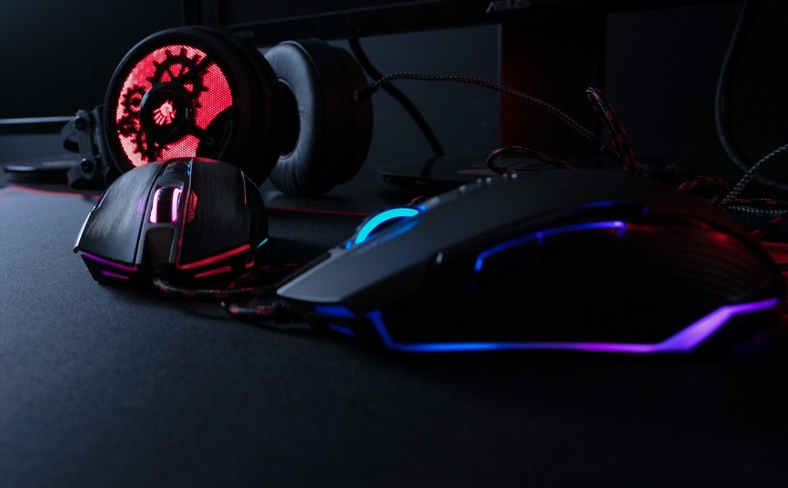 Bloodygaming's tweet photo. Tag your friend you always game with.
#bloodygaming #boundbygaming #orareyouforeveralone #yougotus https://t.co/jcSyQgXbLl