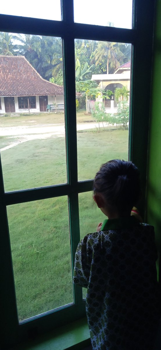 Lihatlah keluar hidup begitu keras