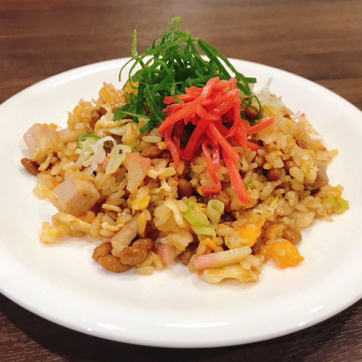 朝ラーから
元気に営業しております☺️‼️

本日の限定丼は納豆チャーハン😆
納豆いらない方はノーマルチャーハンでお作りいたします👩‍🍳

※ 今日も僅かですがテイクアウトの『お肉たっぷり牛タンすじカレー』
ございます。お声がけください😌

 #タイジンジャー
 #限定丼
 #納豆チャーハン