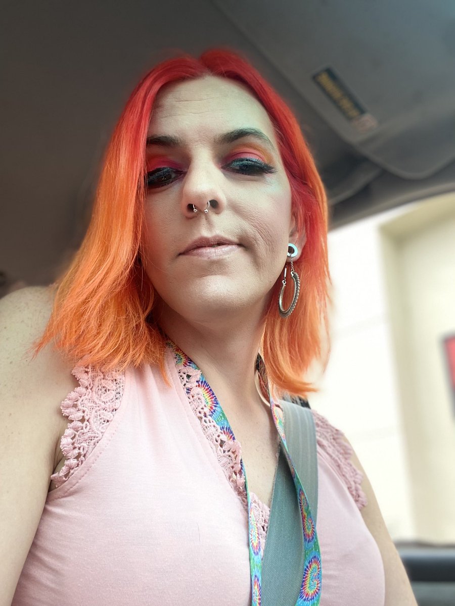 OliviaShinehorn's tweet image. Hmmm interesting place here Tehehe #zootastic #troutmannc