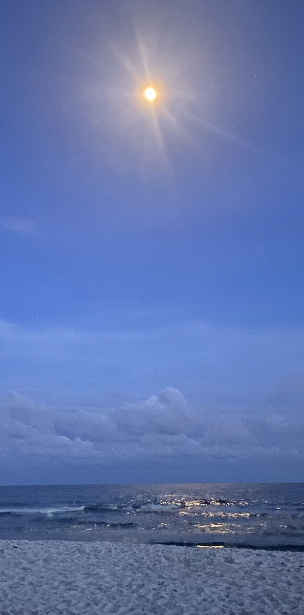 Moon at Fort Morgan…<a href="/spann/">James Spann</a>