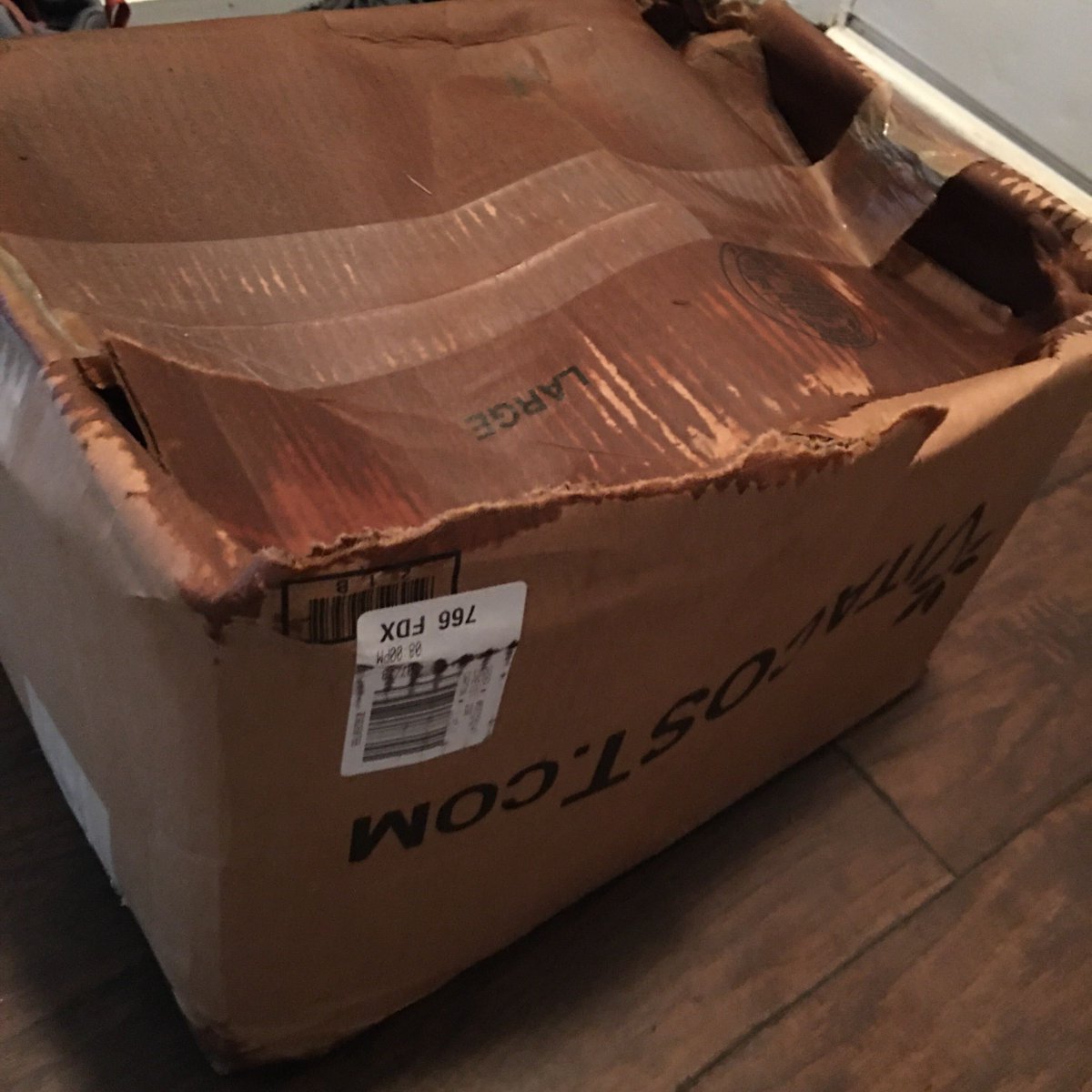 pradeeban's tweet photo. Can you believe @vitacost sent me juices in a box and 3 bottles came crushed? I can't imagine even the stupidest person to just put 9 bottles in a cardboard box without the bubble wrap and expect FedEx to deliver them intact. Refund is a messy process too. Never again, #vitacost. https://t.co/lGopzF0ImS
