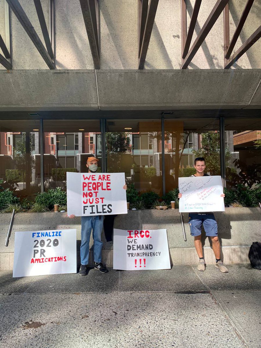 arsenican's tweet photo. @CitImmCanada  got some time off work to talk to you guys in person, but couldn’t, because IRCC works from home only!🤷@MarcoMendicino very comfy, huh? Living off my tax money, hiding behind endless assistants and secretaries #Finalize2020Q1Q2inlandPR #clearbacklog 😡 https://t.co/XTurPI03QI
