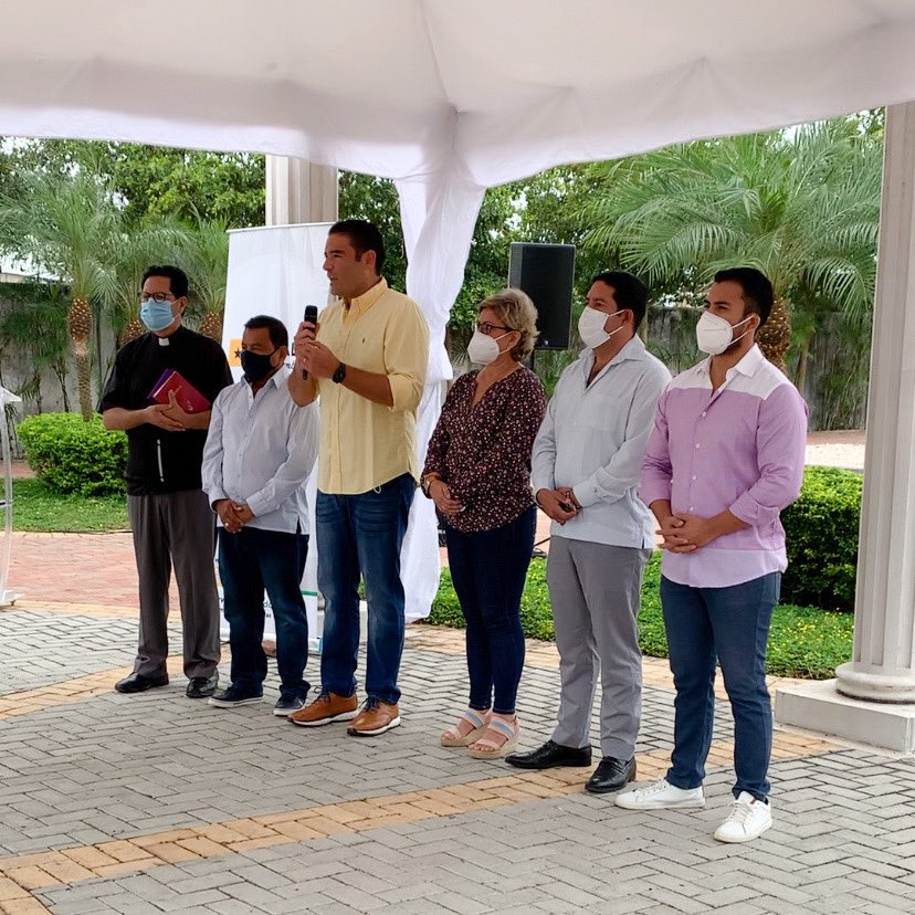 ¡En Samborondón primero su gente!

Hoy se realizó la inauguración del nuevo cementerio municipal de la cabecera cantonal, una obra más de la alcaldía de Samborondón que demuestra el compromiso permanente por su gente. <a href="/juanjoseyunez/">Juan José Yúnez</a>