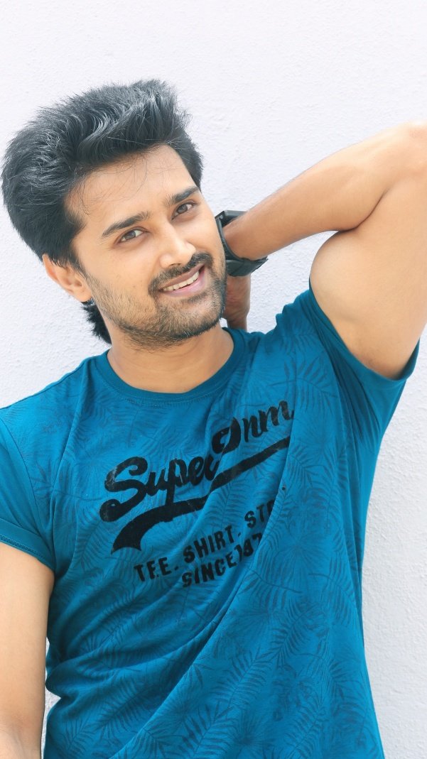 "ಯುವಪೀಳಿಗೆ ನಾಯಕನಟ ಬಾಲಾಜಿ"            ದೇವರು ಅಂದ ಚಂದ  ಎಲ್ಲವನ್ನೂ ಕೊಟ್ಟಿದ್ದಾನೆ💐 ನಾವು ಬೆಳೆಯಬೇಕಾದರೆ ಅವಮಾನ, ಎಲ್ಲವನ್ನು ಸೇಸ್ಕೋ ಬೇಕು, ಪ್ರಯತ್ನಪಡಬೇಕು ಮರಳಿ ಯತ್ನವ ಮಾಡು. ನಡೆ ಮುಂದೆ ನಡೆ ಮುಂದೆ ನುಗ್ಗಿ ನಡೆ ಮುಂದೆ. "ನಿನ್ನಲ್ಲೇ ಭಗವಂತ ಇದ್ದಾನೆ" ನಿನ್ನ  ತಂದೆ-ತಾಯಿ ಬಾಲಾಜಿ ಎಂದು ಹೆಸರಿಟ್ಟಿದ್ದಾರೆ. ✍️