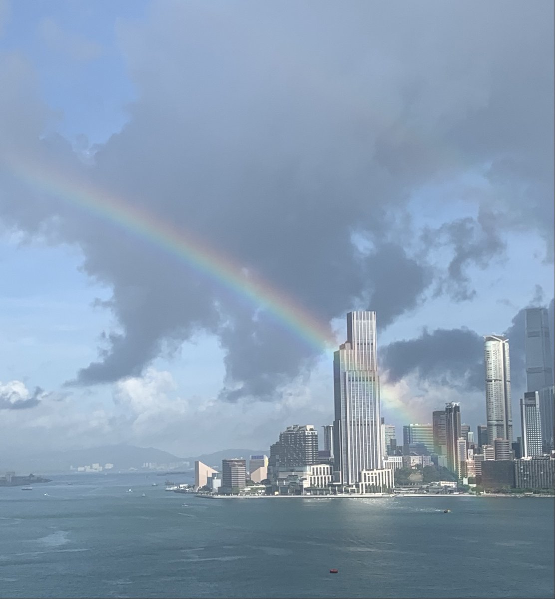 Out of the COVID gloom comes the news that Hong Kong's interest in Sake is riding a wave of growth and diversification. See what they city's industry is saying in my latest blog: sakematters.com/home/hong-kong…