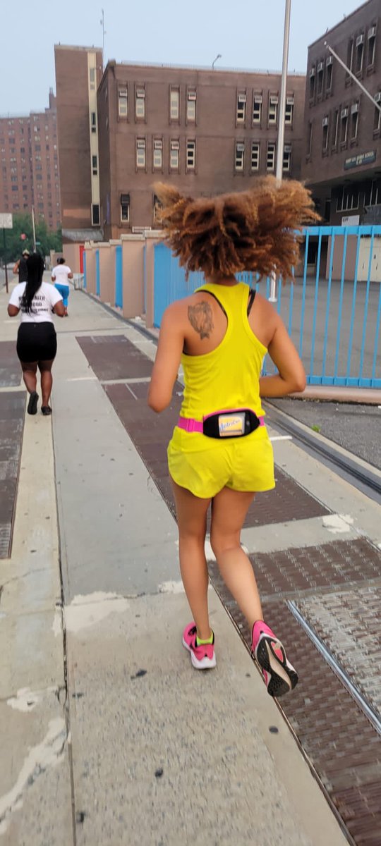 BronxSole's tweet photo. #theboogiedownbronx #bronxfit #not62 #lovingthebronx #learningthebx #bronxhistory #knowyourhood #keepinitbronx #ahealthybronx #howwebronx #bronxrunning #bronxstrong #bronxites #bxallday https://t.co/5EYzJyrtzb
