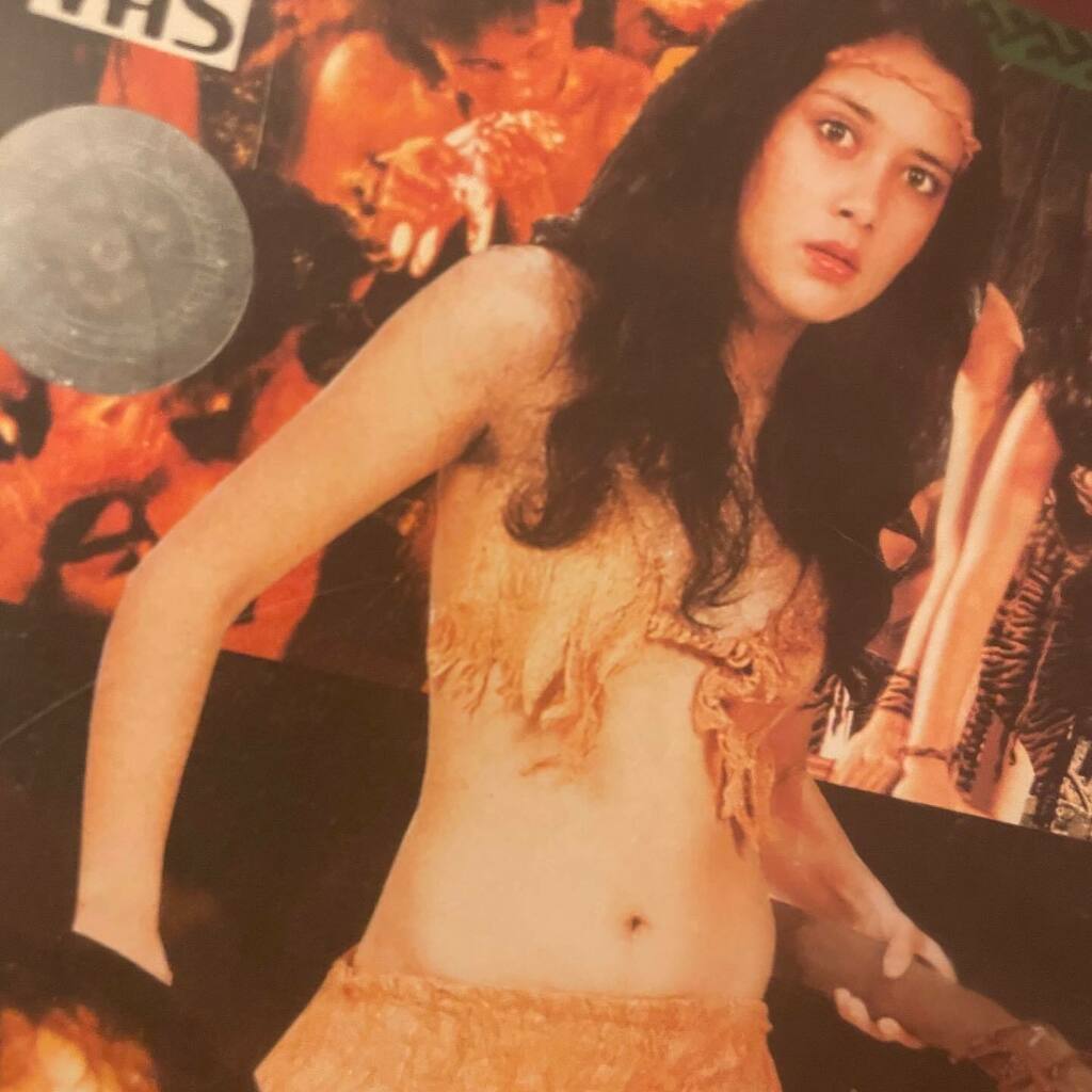CheeseGore's tweet photo. #junglevirginforce #perawanrimba #danuumbara #indonesianhorror #horror #vhs #horrorvhs #japanesevhs #japan #parkitfilms #tokumavhs https://t.co/w1dhcVWLqE https://t.co/w3PZsufIXX