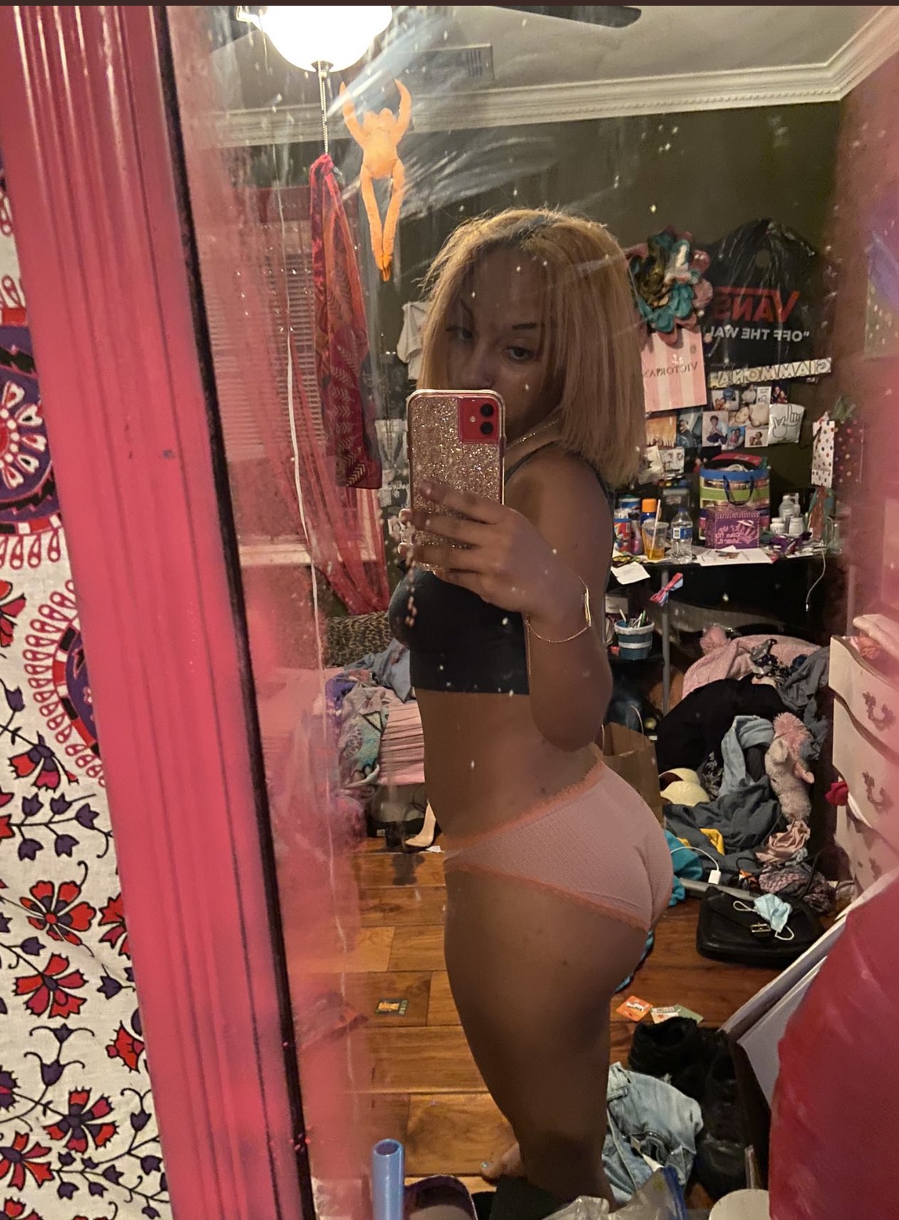 zoey on Twitter: "GETTING READY FOR MEET 😏 https://t.co/SuW92AHMrP