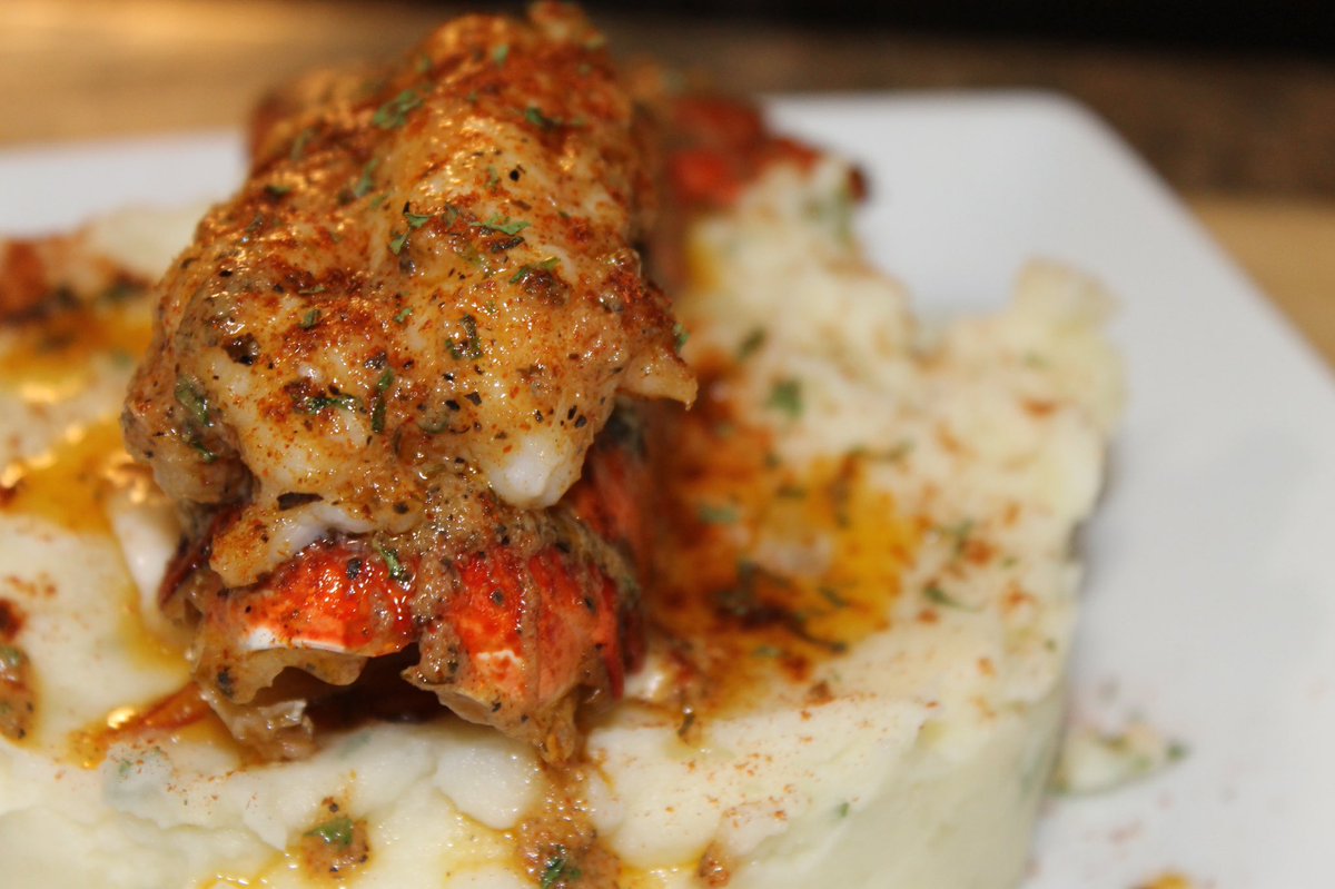 CastKitchen's tweet image. Lobster with a Cajun Garlic Butter 🔥
#privatechef #CastIronKitchen