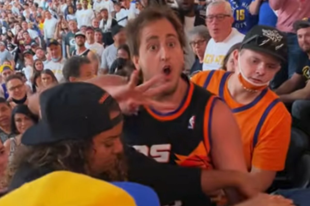 DerekGilkes_'s tweet photo. How many games did the suns lose in a row? https://t.co/HA9UF7c3uz
