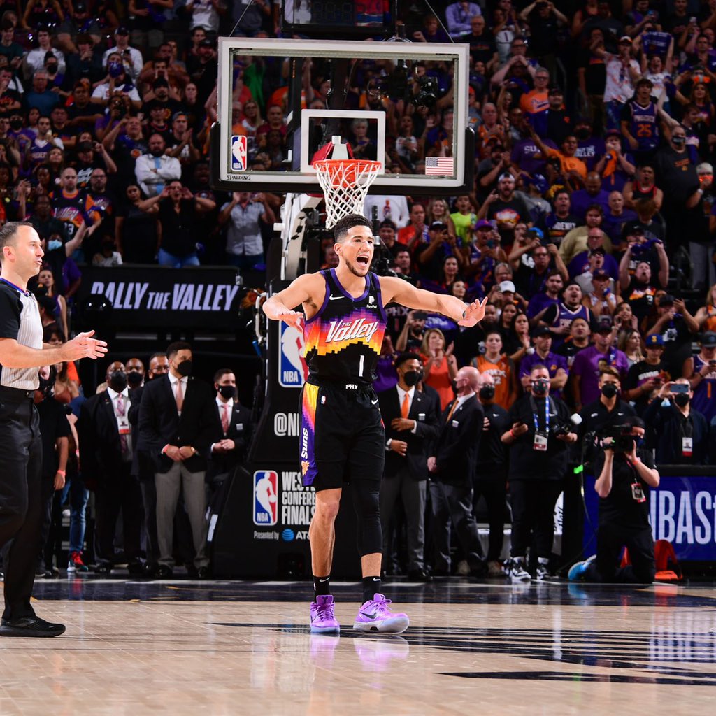 CourtSKingdom's tweet photo. Devin Booker in the NBA Playoffs:

27.7 PPG
5.8 REB
4.5 AST
45% FG

Fantastic playoff run for Booker 🔥 https://t.co/56zNV00eu3