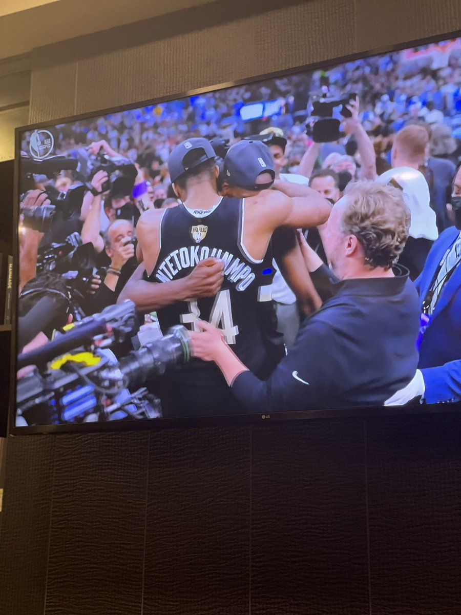 SalSpice's tweet photo. MY TEAM FINALLY WON IT ALL!!!
#FearTheDeer
#RackCity
#BackTheRack
#CuckForTheBucks https://t.co/ZHpxgLr4HM