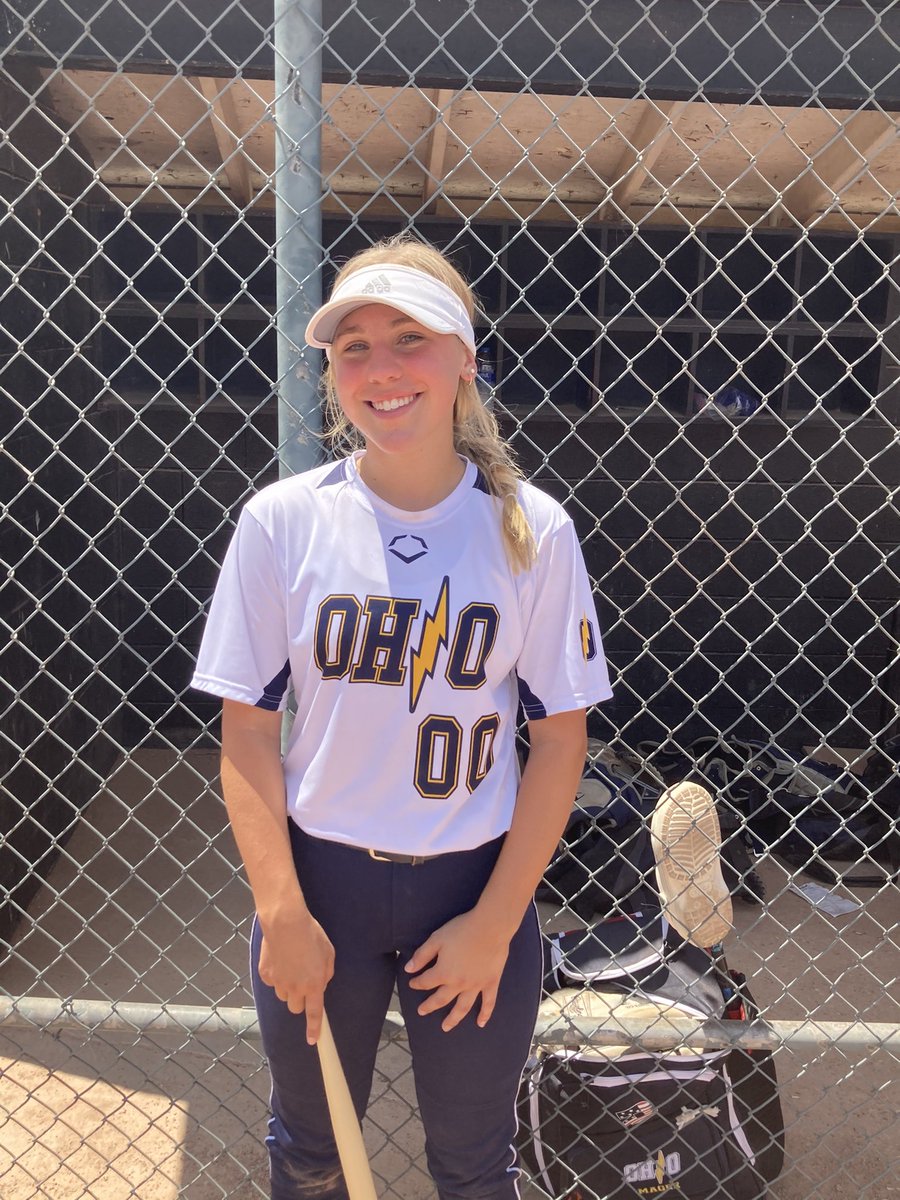 04_lightning's tweet photo. @HalasLauren split catching duties this season and led team in runners caught stealing!! Keep up the great work Lauren! Congrats on great season! 🔨🔨🔨🥎⚡️🥎⚡️🥎⚡️ https://t.co/eG842MvPUR