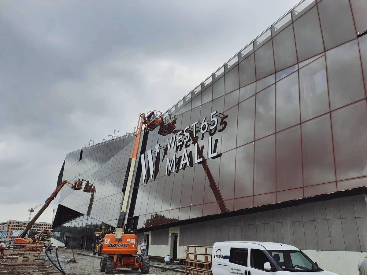 Putting the #finishingtouches #doubleskinfacade