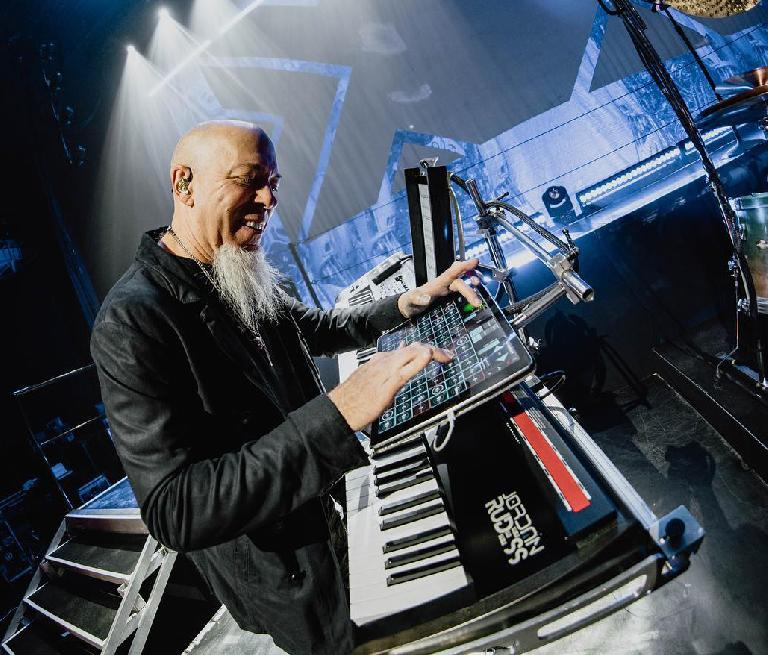 Nice article about Jordan Rudess' app design

ask.audio/articles/jorda…