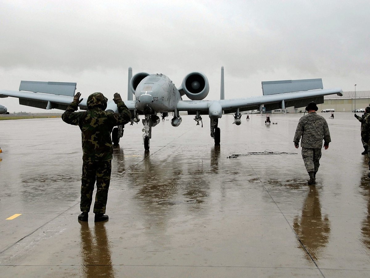 Close air. бпла 10. Close air. Close air. A10 thunderbolt пилот.