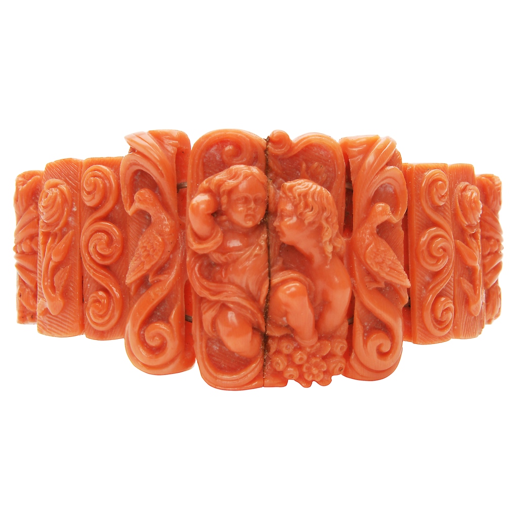 Coral bracelet
⠀⁠
Place of Production: Europe
Date of Production: middle of 19th century
Materials: coral, filigree, metal
Weight: 58 gr.
⠀⁠
#ювелирныеукрашения #jewelry #bracelet #jewellery #браслет #браслеты #bracelets #gold #ювелирныеизделия #antique #коралл #coral #corals