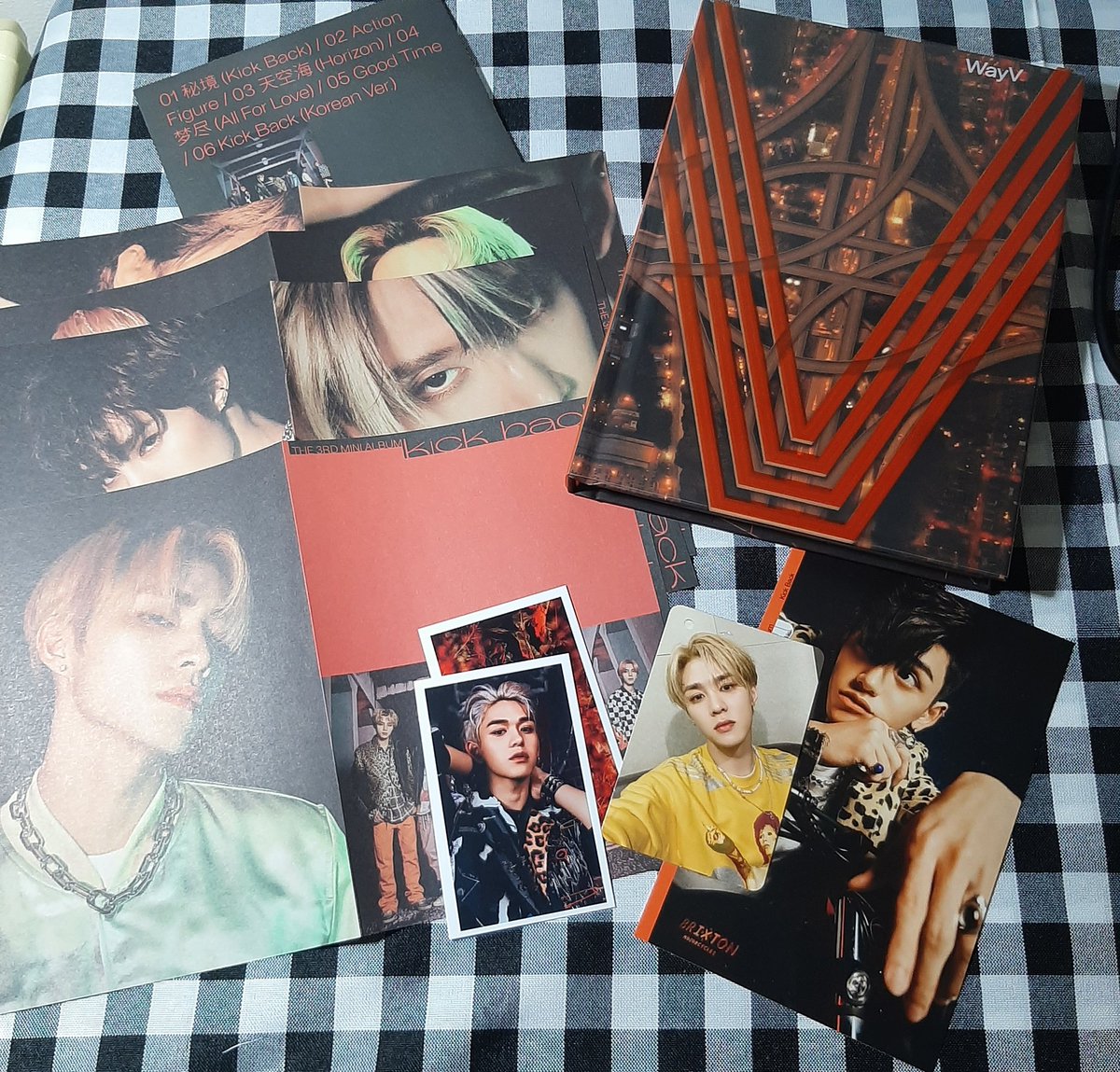 Melonymarkeu's tweet photo. First Wayv Album!! Thank you @letsloveph for the smooth transaction and for the freebies ❤ https://t.co/0E5vBCMg6G