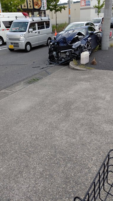 事故 国道155号 名古屋市守山区上志段味東山 ウエルシア上志段味店 前付近でバス絡む事故 フロント大破 まとめダネ 事故 国道155号 名古屋市守山区上志段味東山 ウエルシア上志段味店 前付近でバス絡む事故 フロント大破 まとめダネ