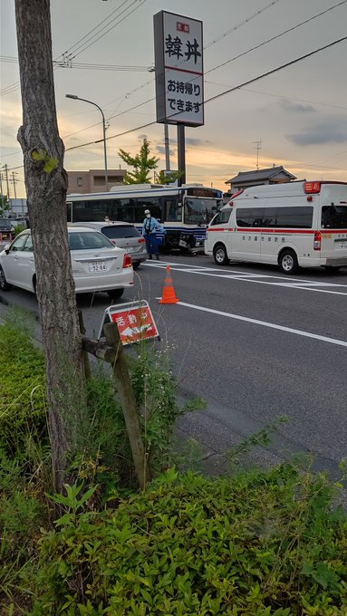 事故 国道155号 名古屋市守山区上志段味東山 ウエルシア上志段味店 前付近でバス絡む事故 フロント大破 まとめダネ