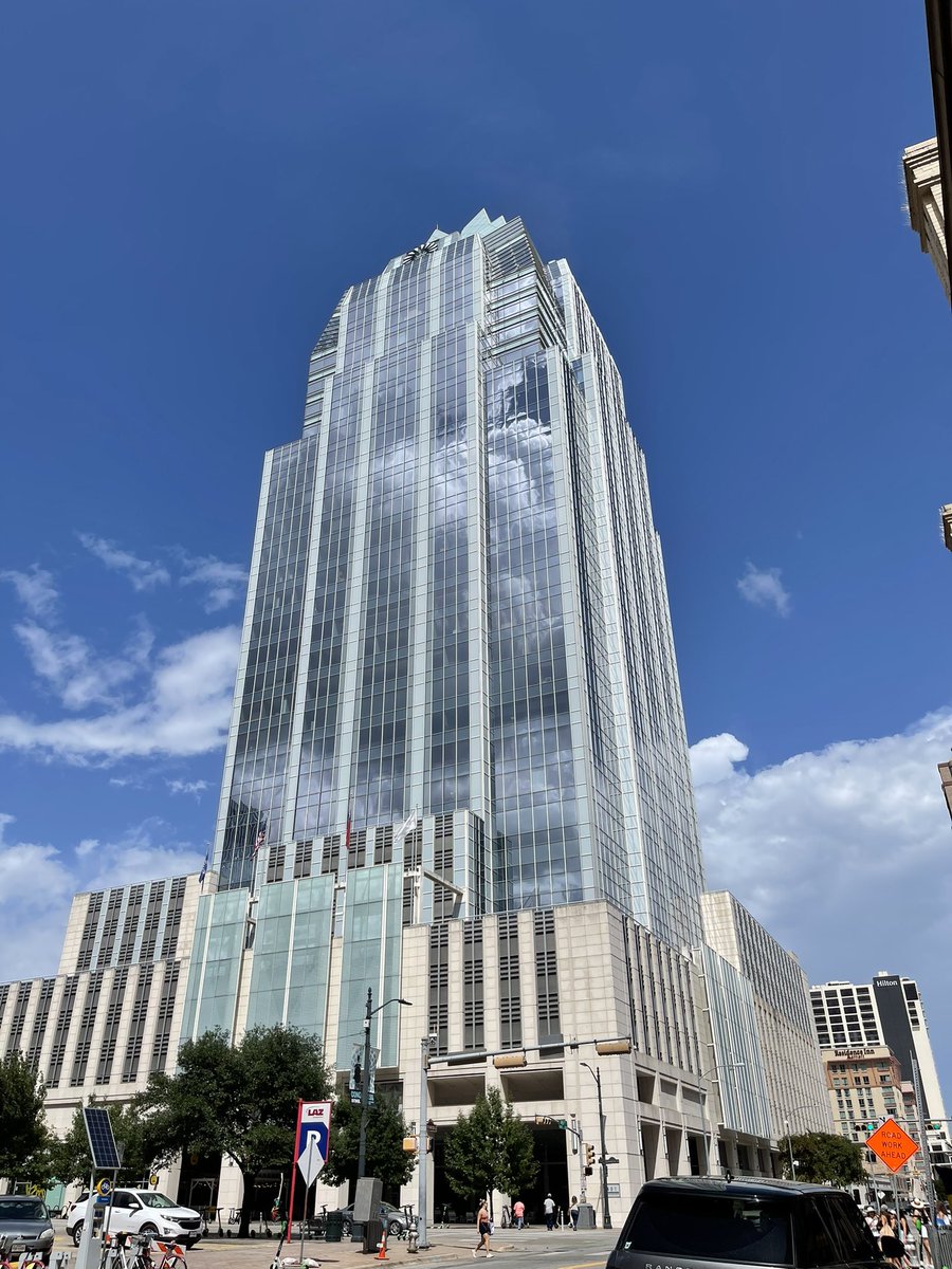 Legobro's tweet photo. #Austin #Frosttower One of my favorite downtown building designs. #photography https://t.co/ZHW48wyFaC