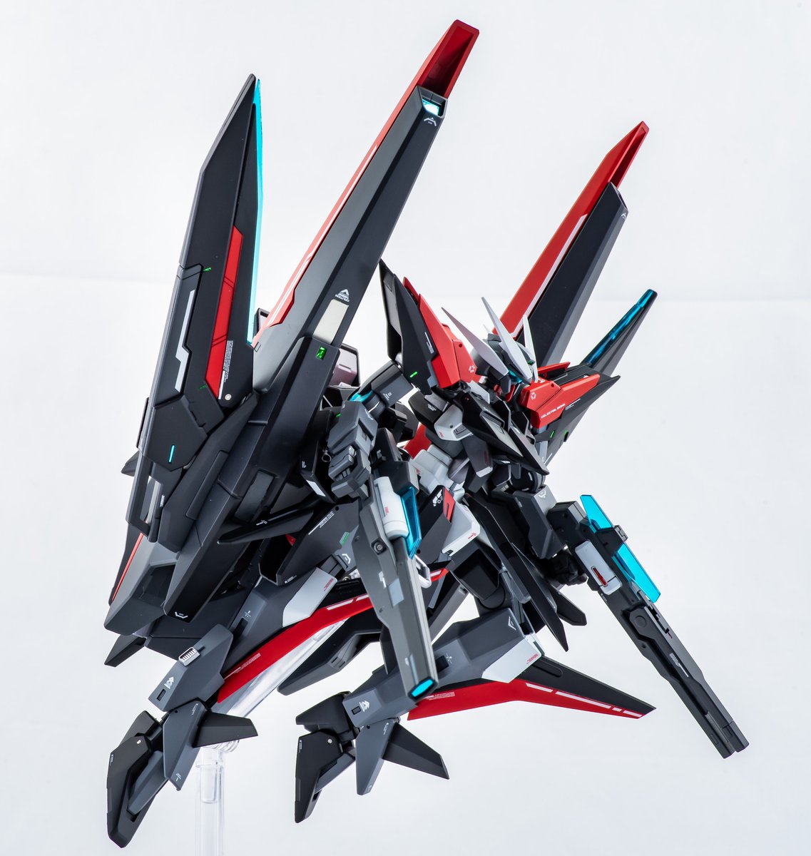 「HG1/144「ガンダムハルートF」完成しました✨
今回はHGハルートをベースに」|らいなーマン@忙しいのイラスト