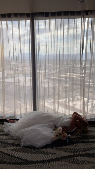 Apparently I&rsquo;m not getting Married @Scottnails4 left me at the hotel room 😝 https://t.co/aW9WmszR27<a class="tags" href="/tag/scottnails4">@scottnails4</a><a href="/tag/portland"class="tags"><span>#portland</span></a>