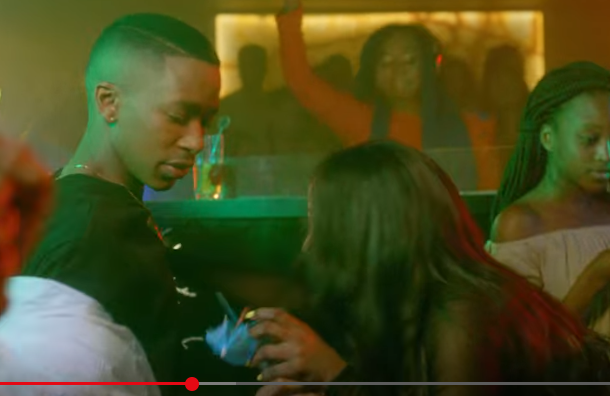 NetflixWatchClb's tweet photo. Remembering that time @lasizwe appeared in #SeriouslySingle
looking like the snack he is🔥😍🥰️ https://t.co/SSAdXo1ePH