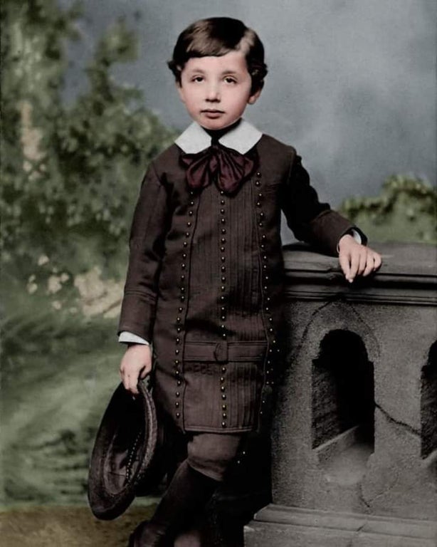 RT @konstructivizm: 5 year old Albert Einstein, 1884 
 by charlotte https://t.co/MoNKMTrq9w