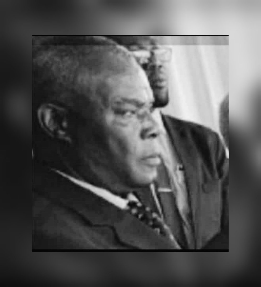 EmmanuelChenge3's tweet photo. Soldiers never die but they retire , RETIRE IN PEACE MY FATHER CDE FARAI BORNFACE CHENGETA🕊️ https://t.co/aUdsuduVao