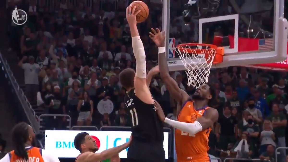 @NBA's photo on Brook Lopez