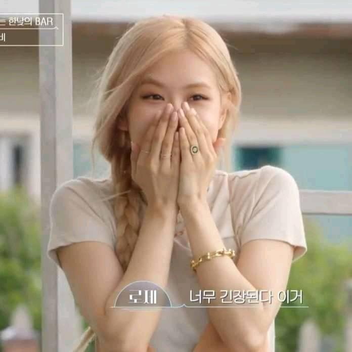 roses_indo's tweet photo. She's just a baby 🥺🥺 https://t.co/vEaO0ntGLA