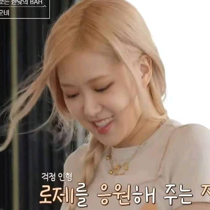 roses_indo's tweet photo. She's just a baby 🥺🥺 https://t.co/vEaO0ntGLA