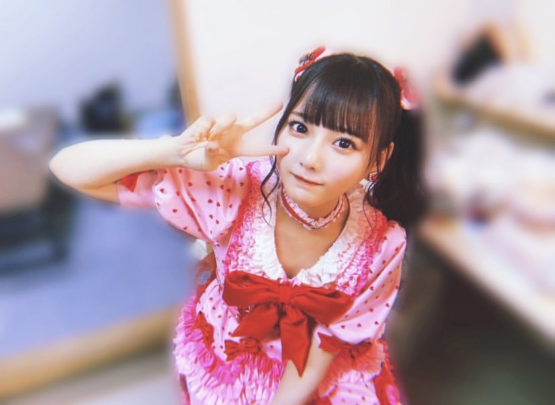 aaaaaa6929's tweet photo. どうやったらこんなに目がまん丸でこんなに大きくてパーツ位置���高でそれにて目が大きいだけじゃなくて鼻も顔も小さいんだ？なんで私は真逆なんだ？人生の価値のさ100:0過ぎて辛すぎる。顔面が強いと人生のスタートラインが違うの分かる？？ https://t.co/1AFUdooFda
