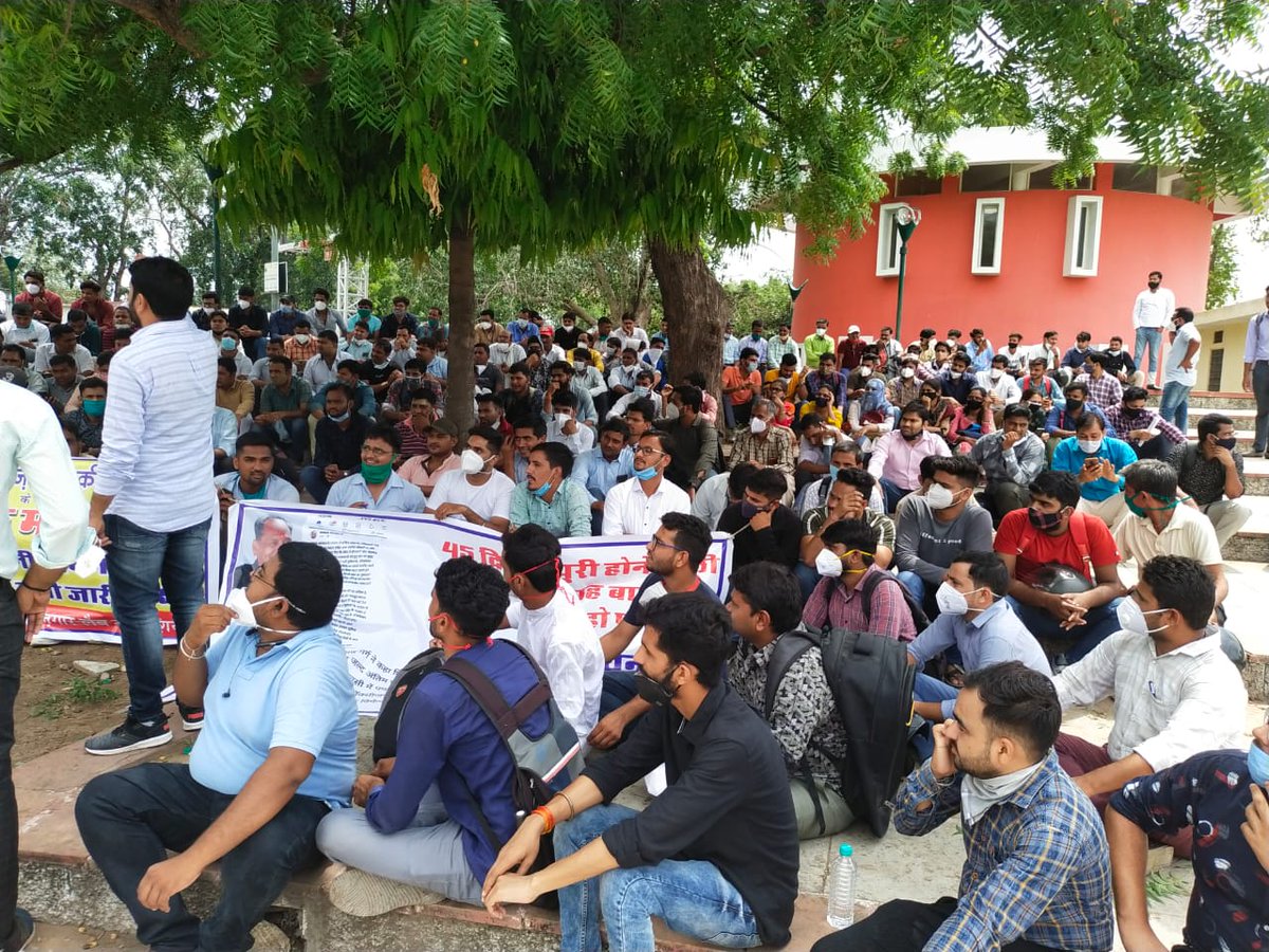 TheUpenYadav's tweet photo. सहायक रेडियोग्राफर भर्ती के चयनित योग्य अभ्यर्थियों को आज खुशखबरी मिल जाएगी
आज नियुक्ति आदेश जारी हो जाएंगे l
ईसीजी,प्रयोगशाला सहायक,लैबटेक्नीशियन भर्ती के 14 अभ्यर्थियों के नियुक्ति प्रक्रिया का कार्य प्रोसेस में है जल्द ही इन भर्तियों के भी आदेश जारी होंगे l
#सत्यमेव_जयते https://t.co/NOfGU5RjpR