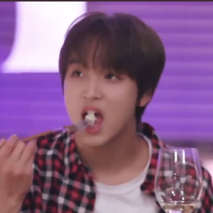 noxx_nox's tweet photo. 해찬이 한입.. 진짜 째끄매.... https://t.co/W3ppipnKJo