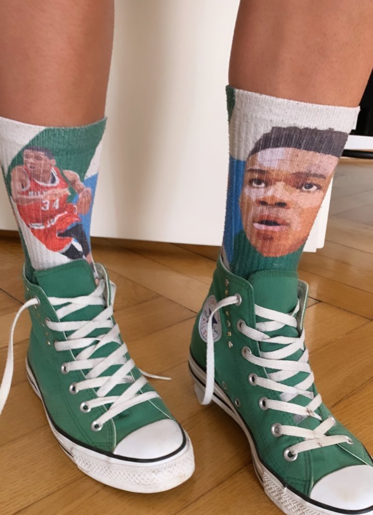 an__yes's tweet photo. Today’s subtle flex 🔥🏆🔥 #Giannis #Bucks #NBA #FearTheDear https://t.co/AbDKbUcKvm