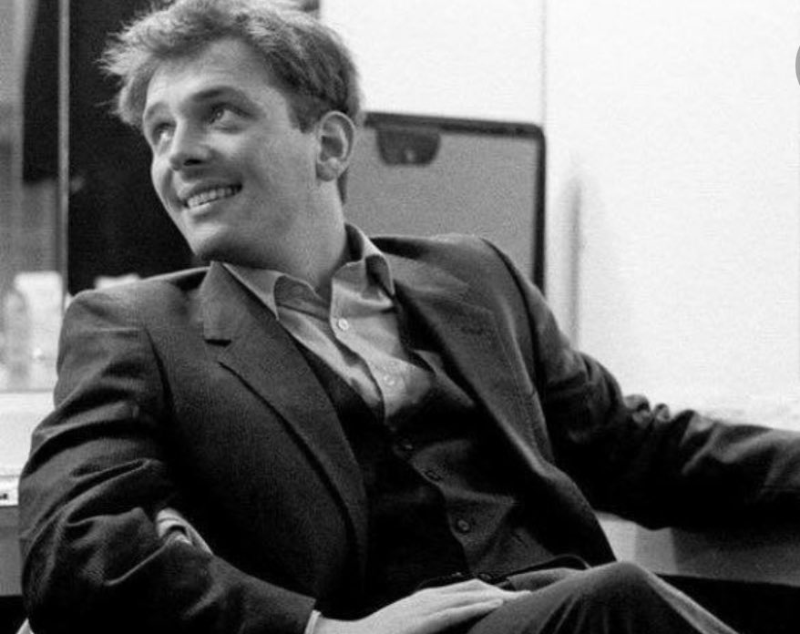 official_bottom's tweet photo. A young Rik. Thanks for giving us so many laughs 💔 #RikMayall https://t.co/eSCGYd3wDr
