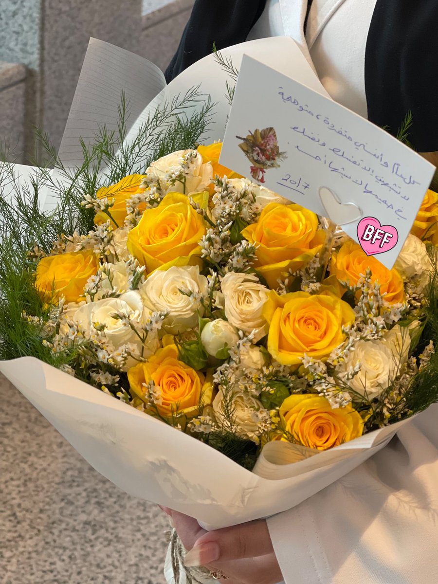 mebut1_'s tweet photo. لُقياك عندي يوم عيد💛. https://t.co/IaW5630qfi