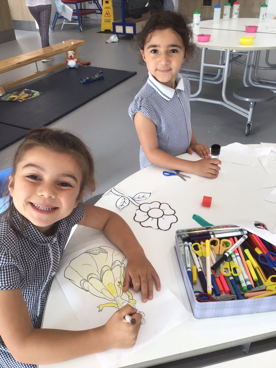 CHPSKidsClub's tweet photo. What a year it’s been, we can’t believe we’re approaching our final days of term! Lots of smiley faces and sun cream this morning🙈🤸🏻have a fabulous day everyone and enjoy the sunshine 🌞 #CHPSKIDSCLUB https://t.co/duinbXx1gM