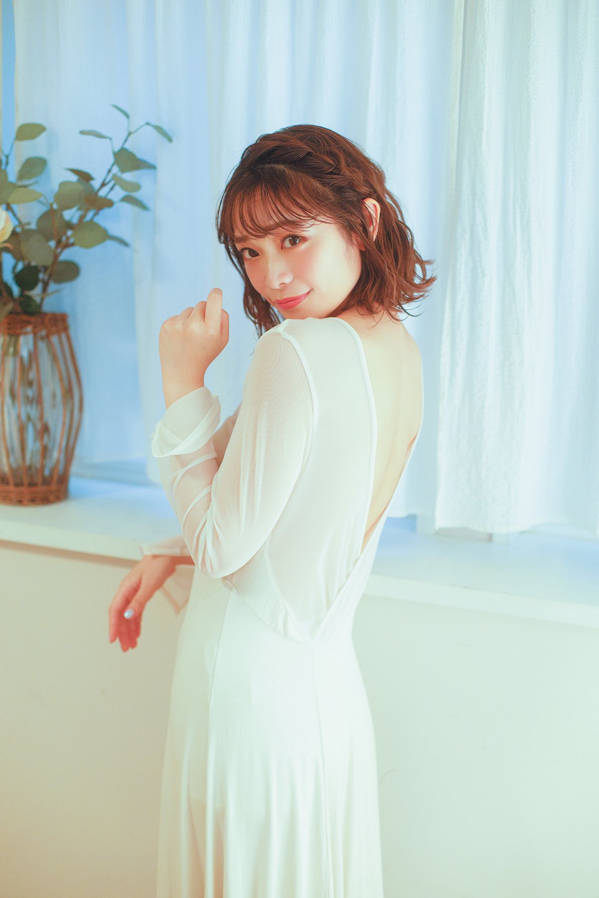 小山百代1st写真集 となり。【公式】 (@koyamamomoyo12) / X