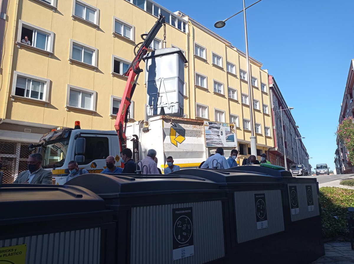 Recibimos una representación de diferentes municipios de Canarias para comprobar la eficiencia de nuestros contenedores <a href="/Molok_Spain/">MOLOK® ESPAÑA</a> instalados en Sanxenxo y en Ourense. 
Gracias asociación Aixiña por detallar in situ las bondades de nuestro sistema en materia de accesibilidad.