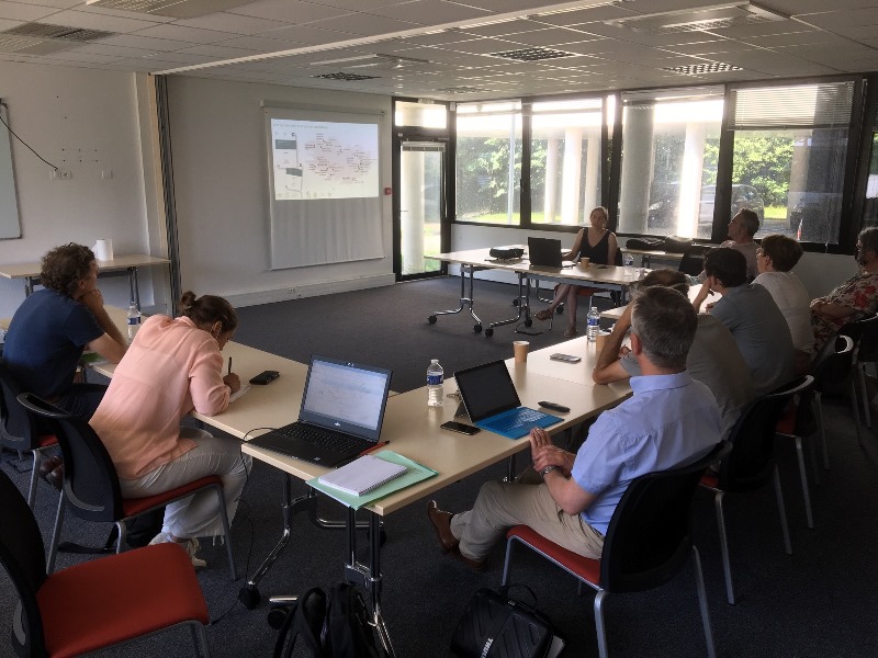 Réunion plénière des membres de FB2 hier, réflexions sur la structuration d'actions communes🎯
Merci à Algo pour son accueil avec visite de l'ESAT Utopi, du pôle digital et site de production. Une plongée passionnante dans l'univers de la peinture #biosourcée à base d'#algues🧜‍♂️