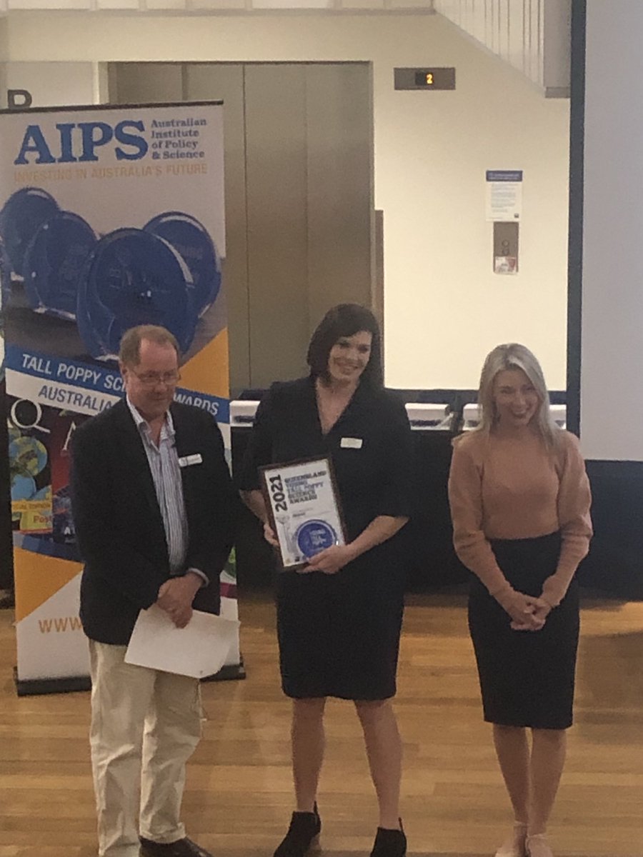 So proud to be with ⁦@AmandaRebar⁩ to see her receive her Qld Tall Poppy Award!  Well done Amanda!!  #CQUniversity #YoungTallPoppy #Appleton