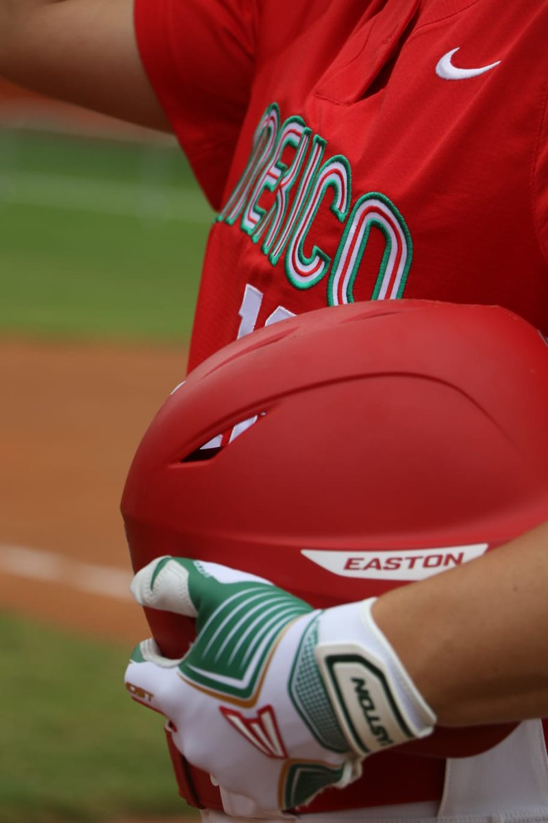 ¡Con la frente en alto! 🥎🇲🇽

Con un valioso esfuerzo durante su histórico debut, la selección mexicana 🇲🇽 de #Softbol cayó ante Canadá 🇨🇦  4-0 al iniciar su participación en los Juegos Olímpicos de #Tokyo2020 ; su próximo rival será el conjunto de Japón 🇯🇵.